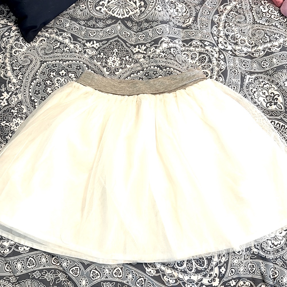 Cute white with gray waist band by Baby Gap size 5T.
